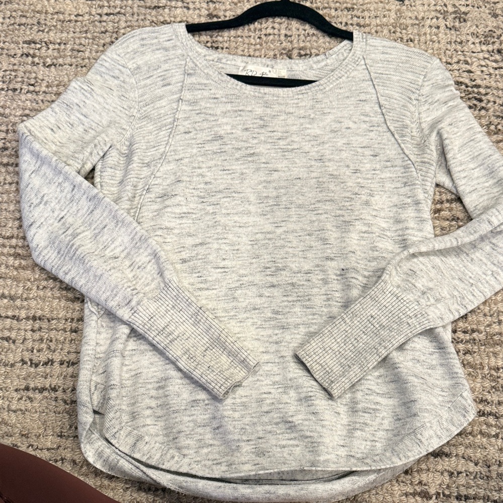 RD Style Heather Gray Crew Neck Knit Sweater Size Small